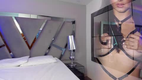 emily_bae online show from February 12, 2025, 5:58 pm