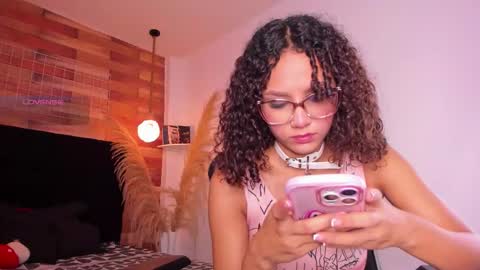 emily_brown04 online show from September 23, 2025, 12:08 pm