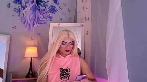 emily_castillo1_ online show from March 22, 2026, 6:28 am