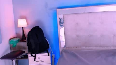 emily_castillo_1 online show from September 9, 2025, 2:44 am
