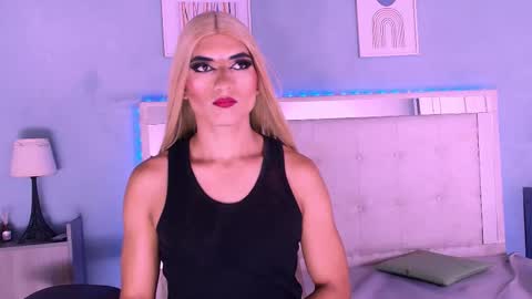 emily_castillo_1 online show from September 18, 2025, 3:08 am