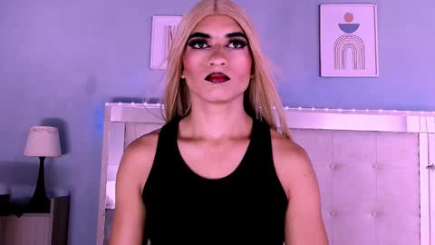 emily_castillo_1 online show from September 30, 2025, 4:28 am