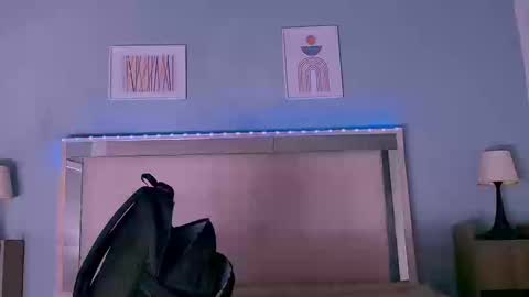 emily_castillo_1 online show from October 1, 2025, 4:18 am