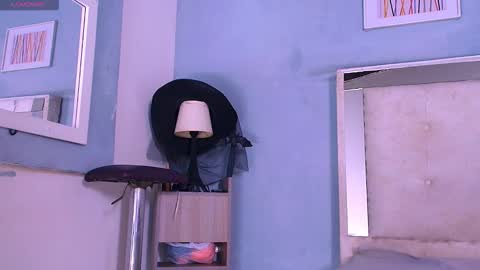 emily_castillo_1 online show from October 13, 2025, 3:39 am