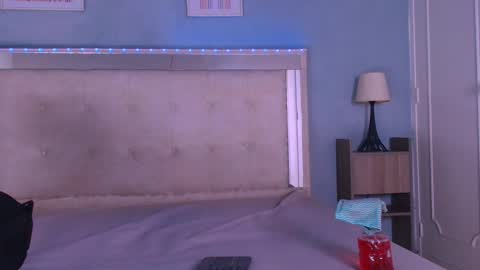 emily_castillo_1 online show from October 16, 2025, 4:35 am