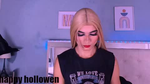 emily_castillo_1 online show from October 17, 2025, 4:48 am