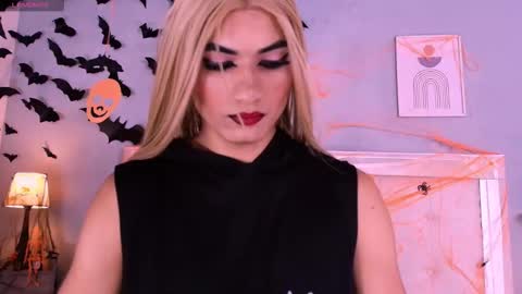 emily_castillo_1 online show from October 24, 2025, 4:31 am