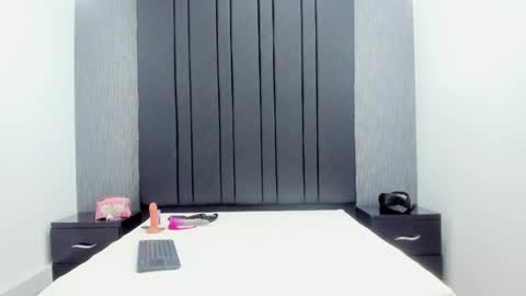 Snapshot of emily_collins69 chatting on June 6, 2026, 4:17 am Emily online show from June 6, 2026, 4:17 am