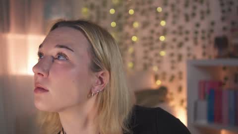 Em -  online show from December 2, 2024, 1:25 am