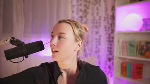 Em -  online show from February 3, 2025, 10:11 pm