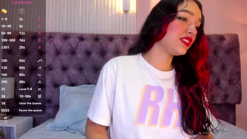 Snapshot of emily_foxyy chatting on December 13, 2024, 7:43 pm Emily online show from December 13, 2024, 7:43 pm