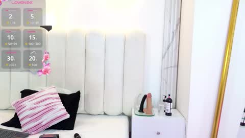 emily_hilton1 online show from March 31, 2026, 6:52 pm