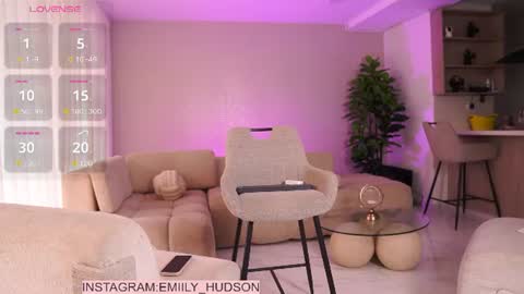 independet model online show from July 18, 2026, 9:40 pm