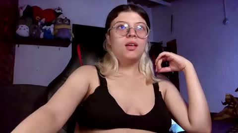 Julieta online show from February 23, 2025, 4:02 pm