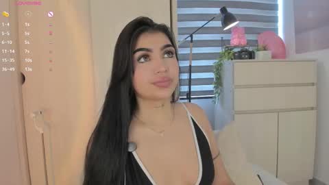 EmilyKenner  Independent model  online show from October 17, 2025, 11:57 am