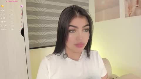 EmilyKenner  Independent model  online show from November 28, 2025, 11:35 am