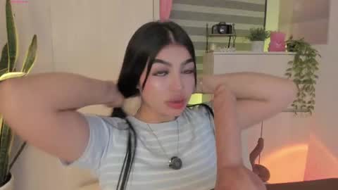 Snapshot of emily_kenner chatting on July 2, 2026, 12:00 pm EmilyKenner Independent model online show from July 2, 2026, 12:00 pm