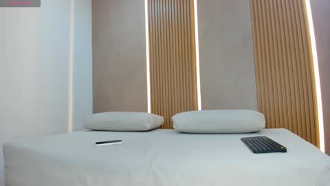 emily_kovac online show from February 27, 2026, 10:37 am