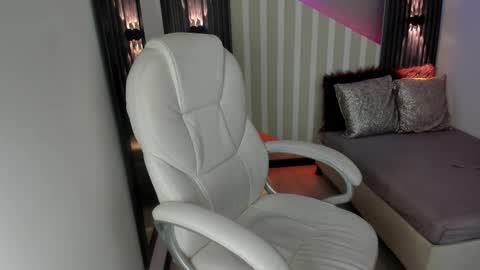 Emily online show from September 20, 2025, 3:35 pm