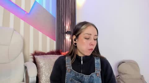 Emily online show from September 30, 2025, 2:33 pm