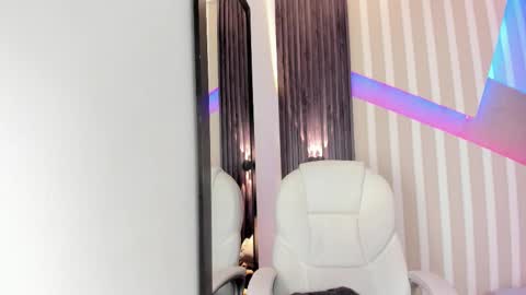 Emily online show from October 4, 2025, 3:32 pm