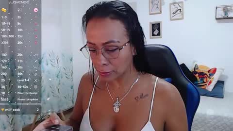 Snapshot of emily_leroy571240 chatting on October 22, 2025, 12:27 pm emily leroy. online show from October 22, 2025, 12:27 pm