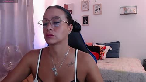 Snapshot of emily_leroy571240 chatting on November 6, 2025, 12:28 pm emily leroy. online show from November 6, 2025, 12:28 pm