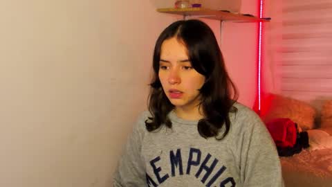 emily_lindey online show from November 12, 2025, 3:29 am