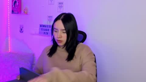 Emily Lindey online show from March 21, 2026, 7:13 am