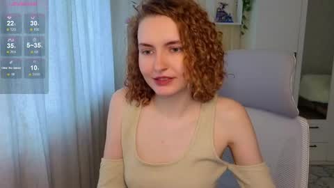 Snapshot of emily_lune chatting on May 31, 2026, 4:53 am Emily online show from May 31, 2026, 4:53 am