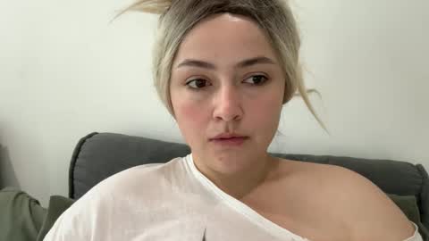 emily_morning_dew online show from September 14, 2025, 7:29 am