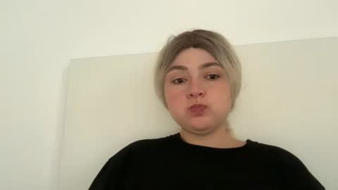 emily_morning_dew online show from October 14, 2025, 6:14 am