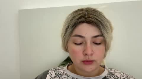 emily_morning_dew online show from October 28, 2025, 8:18 am