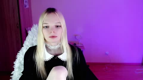 Snapshot of emily_nyaffe chatting on January 27, 2025, 12:12 am Lia online show from January 27, 2025, 12:12 am