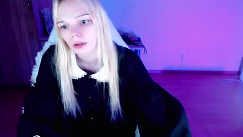 Snapshot of emily_nyaffe chatting on February 1, 2025, 12:29 am Lia online show from February 1, 2025, 12:29 am