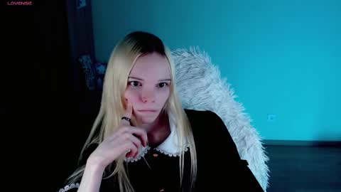 Snapshot of emily_nyaffe chatting on February 12, 2025, 2:45 am Lia online show from February 12, 2025, 2:45 am