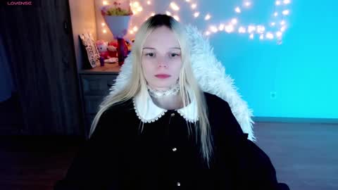 Snapshot of emily_nyaffe chatting on February 22, 2025, 3:01 am Lia online show from February 22, 2025, 3:01 am