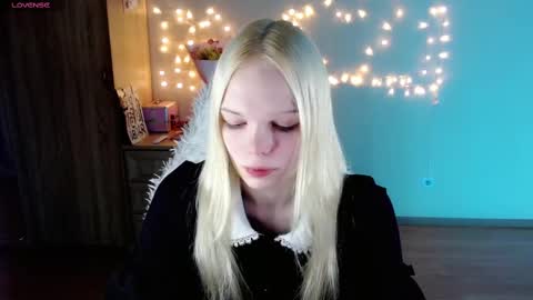 Snapshot of emily_nyaffe chatting on February 26, 2025, 11:15 pm Lia online show from February 26, 2025, 11:15 pm