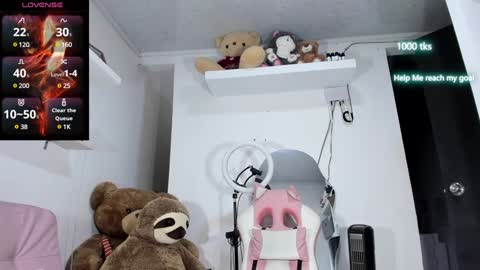 emily_palmeer online show from January 18, 2025, 11:21 am