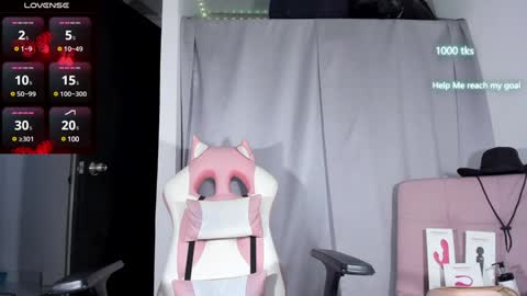 emily_palmeer online show from January 28, 2025, 9:19 am