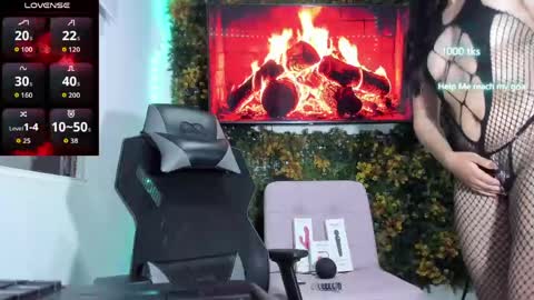 emily_palmeer online show from May 18, 2026, 10:32 am