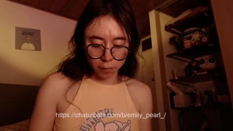 emily_pearl_ online show from February 6, 2025, 10:21 pm