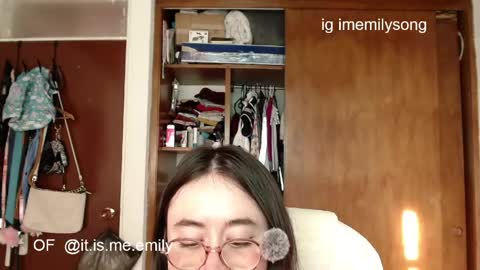 Snapshot of emily_pearl_ chatting on May 16, 2026, 7:34 pm emily_pearl_ online show from May 16, 2026, 7:34 pm