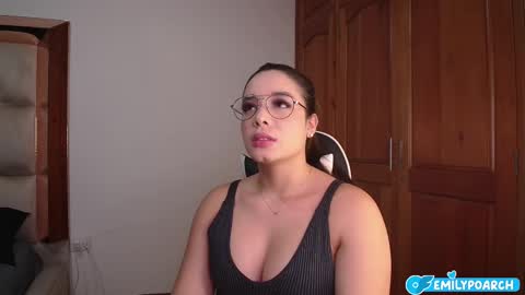 Snapshot of emily_poarch chatting on February 21, 2026, 2:01 am emily online show from February 21, 2026, 2:01 am