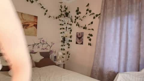 emily_relishh online show from September 27, 2025, 1:16 pm