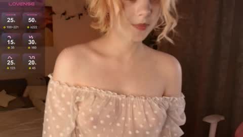 emily_relishh online show from November 21, 2025, 1:21 pm