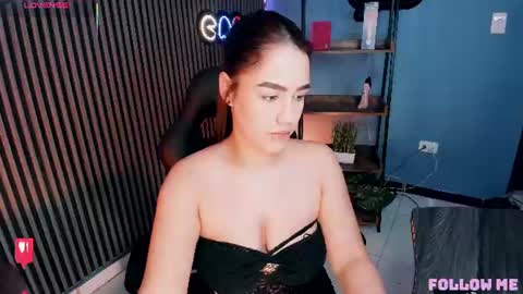 Snapshot of emily_roberts1 chatting on June 26, 2026, 12:53 pm Emily online show from June 26, 2026, 12:53 pm