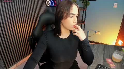 Snapshot of emily_roberts1 chatting on July 9, 2026, 12:42 pm Emily online show from July 9, 2026, 12:42 pm