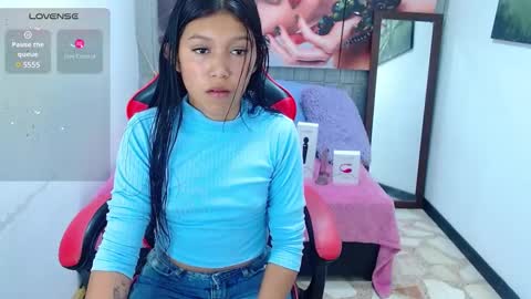 Snapshot of emily_rosse04 chatting on February 10, 2025, 11:25 am online show from February 10, 2025, 11:25 am