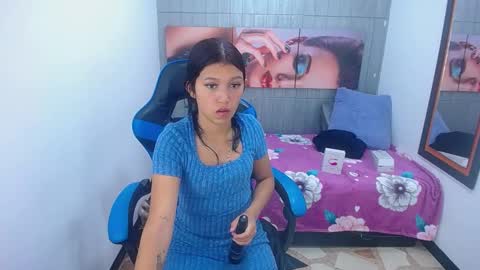 Snapshot of emily_rosse04 chatting on March 3, 2025, 12:27 pm online show from March 3, 2025, 12:27 pm